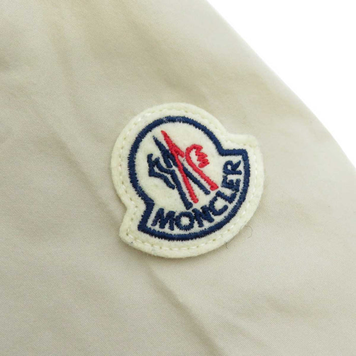 MONCLER 
Toppa Cappuccio Doppia Cerniera Prodotto nel 2024 
Cappotto MELIA