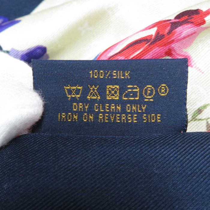LOUIS VUITTON
All-over pattern LV cotton silk scarf
Flower scarf monogram long sleeve shirt