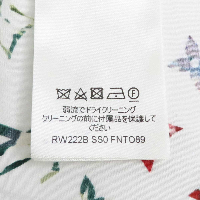 LOUIS VUITTON
All-over pattern LV cotton silk scarf
Flower scarf monogram long sleeve shirt