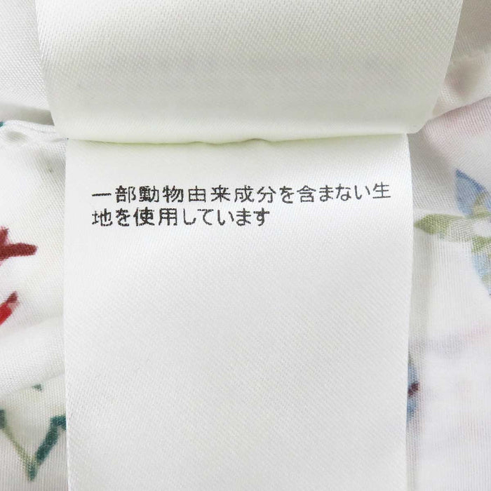 LOUIS VUITTON
All-over pattern LV cotton silk scarf
Flower scarf monogram long sleeve shirt