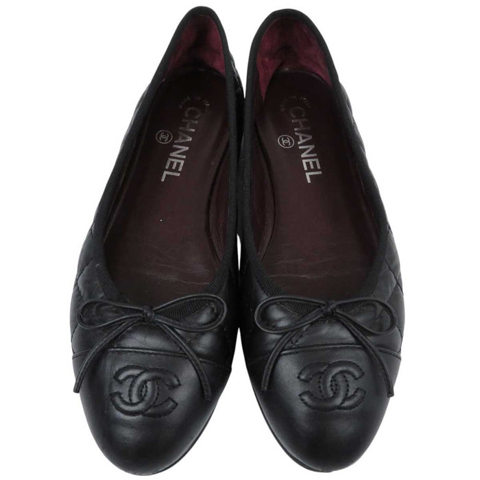CHANEL 
COCO CC logo leather round toe 
Coco mark matelassé ballet shoes