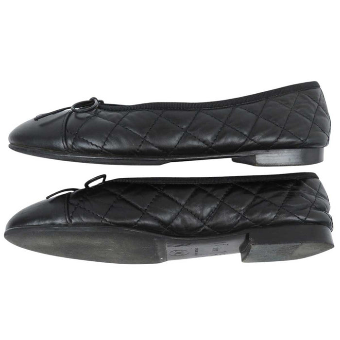 CHANEL 
COCO CC logo leather round toe 
Coco mark matelassé ballet shoes