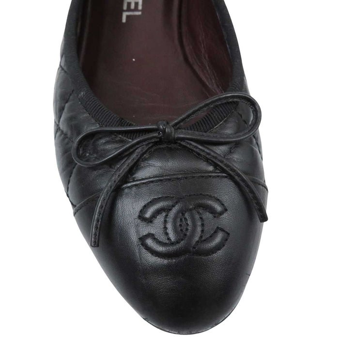 CHANEL 
COCO CC logo leather round toe 
Coco mark matelassé ballet shoes