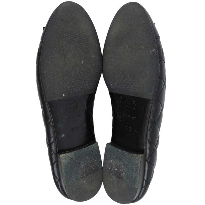 CHANEL 
COCO CC logo leather round toe 
Coco mark matelassé ballet shoes