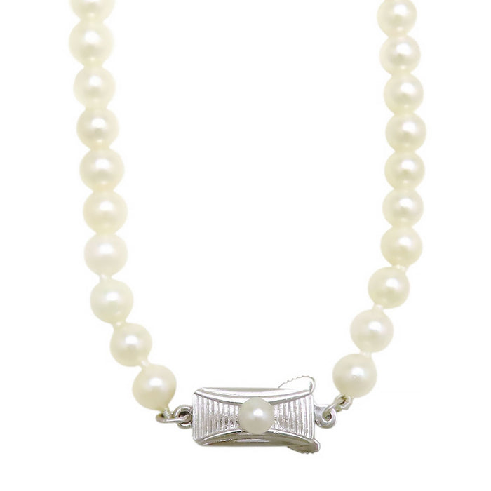 MIKIMOTO 
Akoya Pearl Necklace
