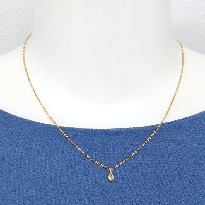 TIFFANY&Co. 
By the Yard Pear Shape Necklace