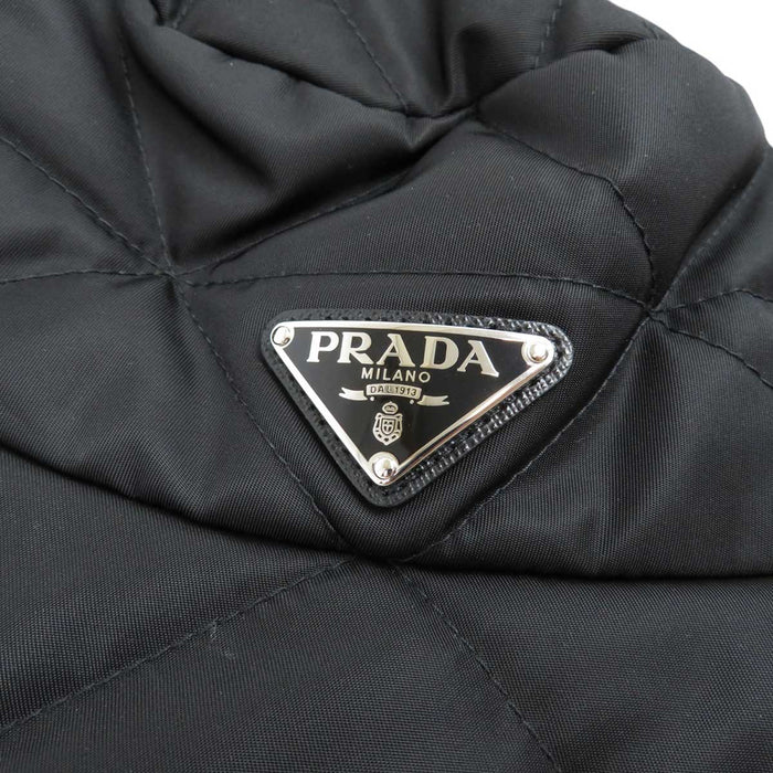 PRADA 
リナイロン 三角ロゴプレート 
Re-Nylon キルティング トライアングルロゴ バケットハット