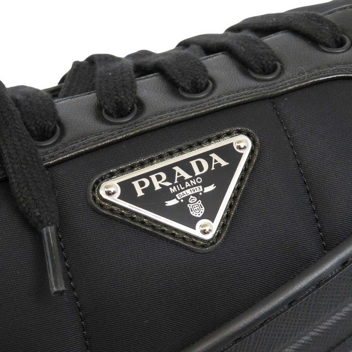 PRADA 
ロゴ レースアップ 三角ロゴ 
トライアングルロゴ RE-NYRON ダウンタウン スニーカー