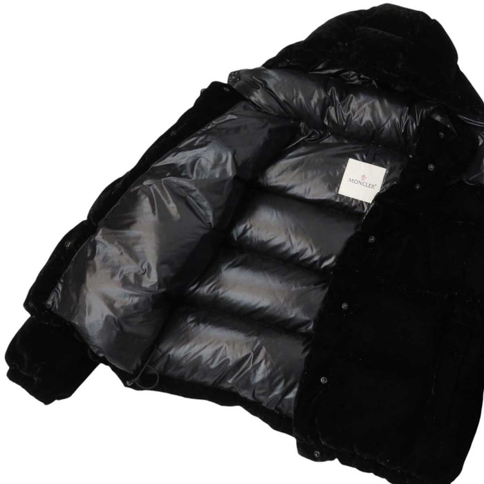 MONCLER
2021 Made Logo Patch Hood
DAOS GIUBBOTTO Daos Lame Short Down Jacket
