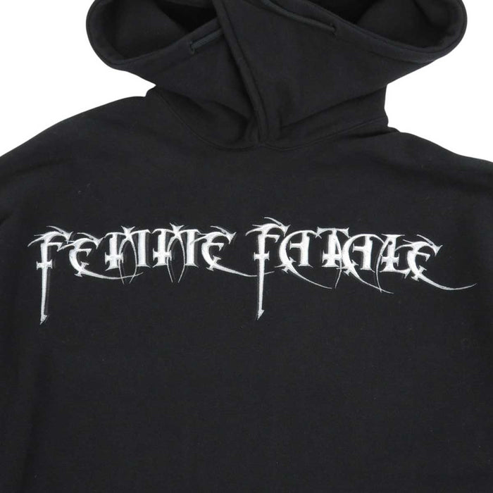 BALENCIAGA
Femme Fatale Headscarf Hoody Sweatshirt
Femme Fatale Headscarf Hoody Parker