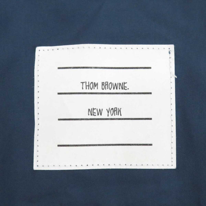 THOM BROWNE 
Flyweight 
4BAR Pleated Nylon Skirt