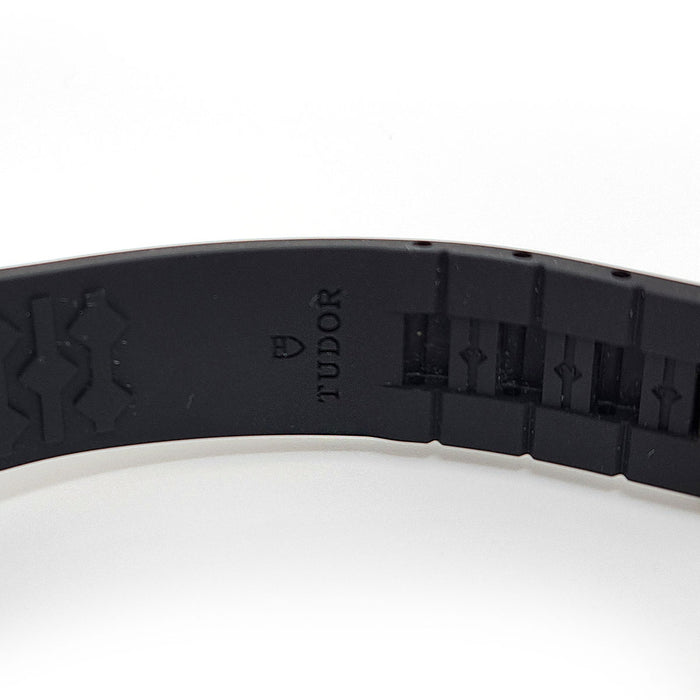 TUDOR
Black Bay 54
With box and warranty card