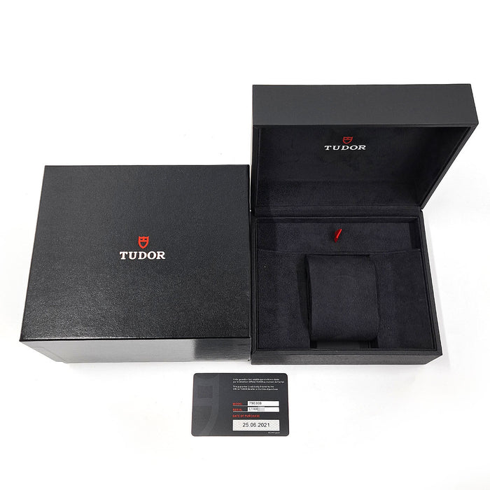 TUDOR
Black Bay Fifty-Eight
With box and warranty card