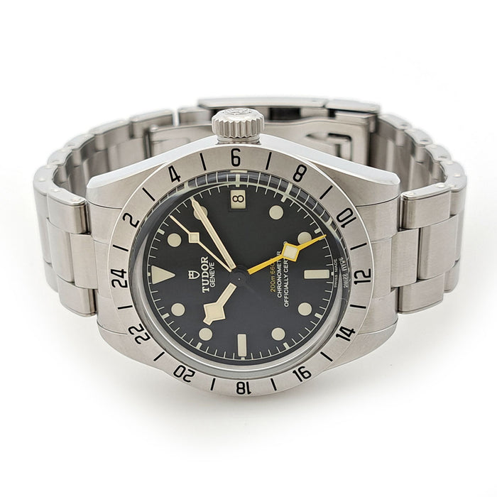 TUDOR
Black Bay Pro
With box and warranty card