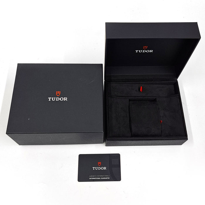 TUDOR
Black Bay Pro
With box and warranty card