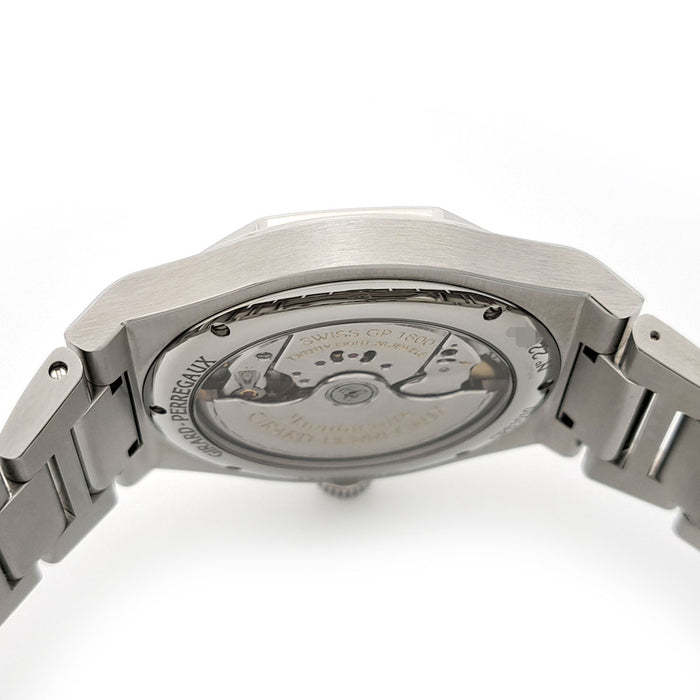 GIRARD-PERREGAUX
Laureato
With box
