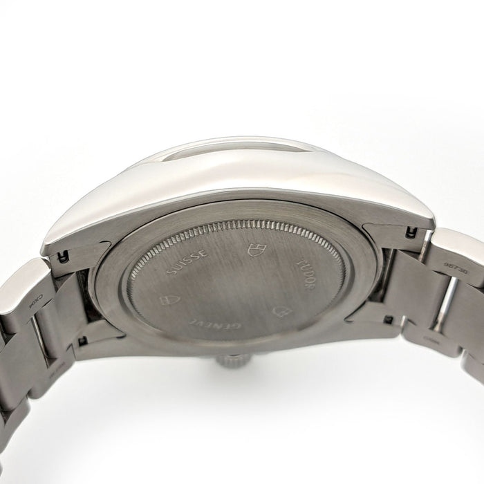 TUDOR 
Grand Tour Date 
With box and warranty card
