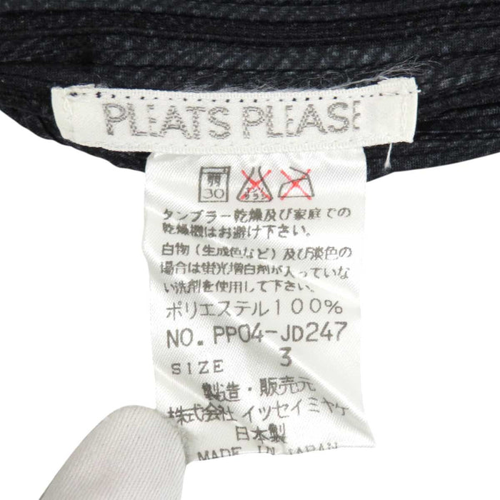 PLEATS PLEASE 
Pleats Please Issey Miyake 
Cardigan