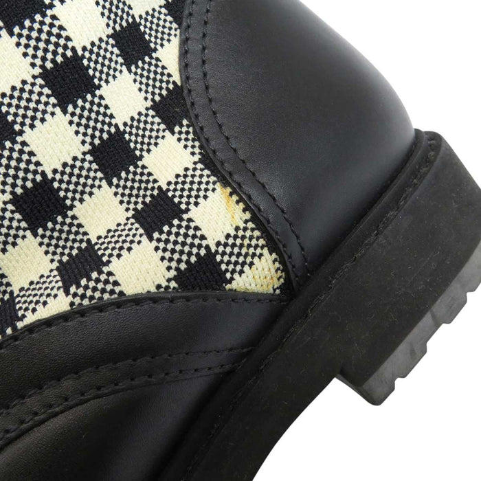 FENDI 
ロゴ チェック柄 
FF レザー ニット レースアップ ブーツ