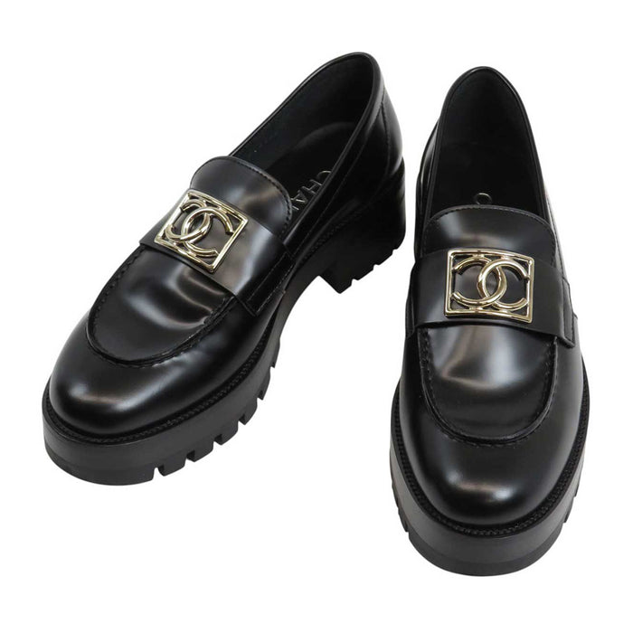 CHANEL 
COCO CC Logo Leather 23B Silver Color Hardware 
Coco Mark Loafers