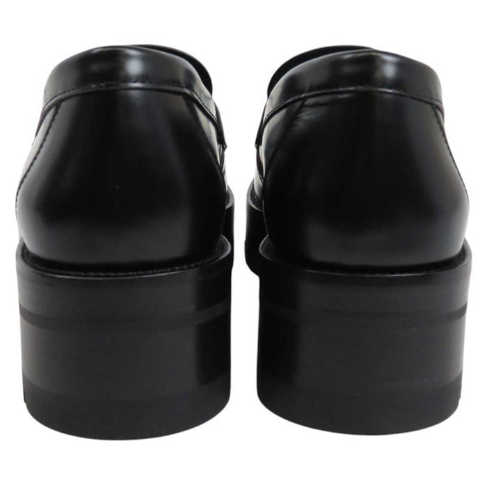 CHANEL 
COCO CC logo cuir 23B ferrures couleur argent 
mocassins logo Coco