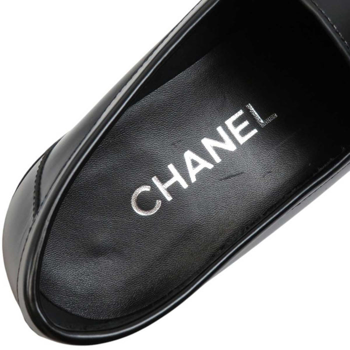 CHANEL 
COCO CC Logo Leather 23B Silver Color Hardware 
Coco Mark Loafers