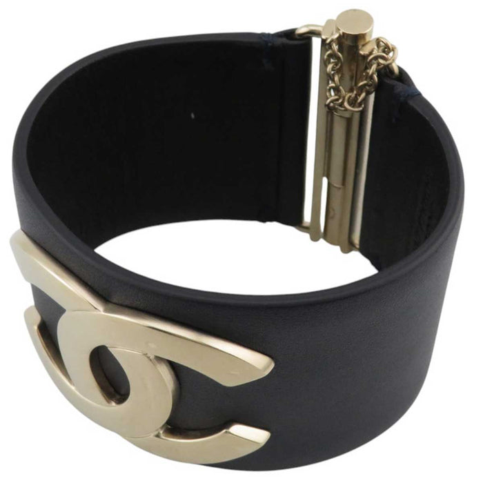 CHANEL 
EXCLUSIVE EDITION DECEMBER 2017 Light Gold Color Metal 
Coco Mark Leather Bracelet
