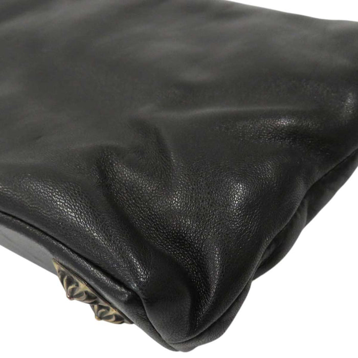 CHROME HEARTS 
BORSA A MANO CON BORCHIE A PIRAMIDE Argento Daga Zip CH Plus 
Borchie a piramide Borsa a mano