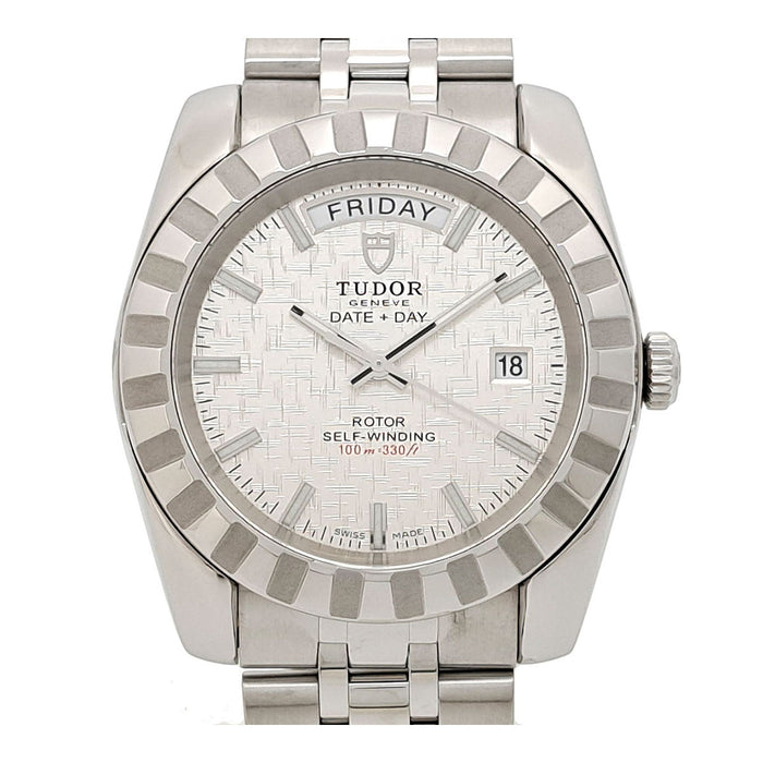 TUDOR
Classic Day-Date
With Warranty Card