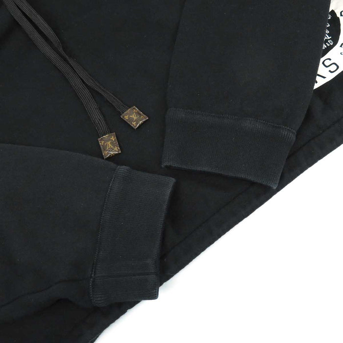LOUIS VUITTON 
RM191W FED FGST05 LV short length monogram long sleeve 
logo stamp print cropped length hoodie