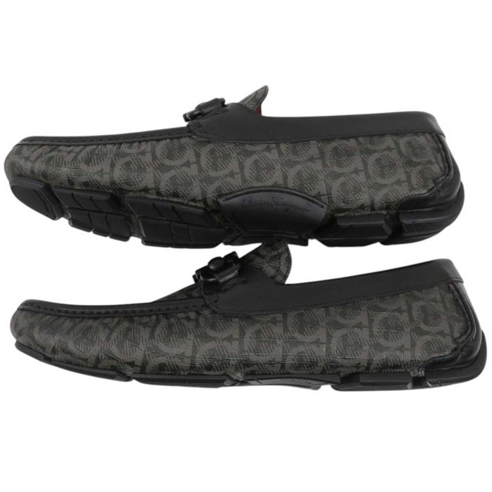 Salvatore Ferragamo
All-over pattern leather
Gancini driving shoes