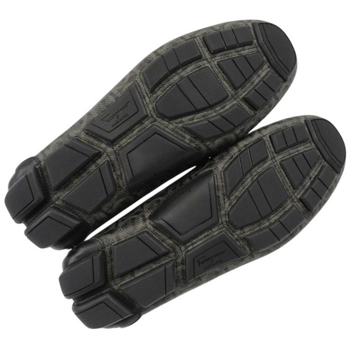 Salvatore Ferragamo
All-over pattern leather
Gancini driving shoes