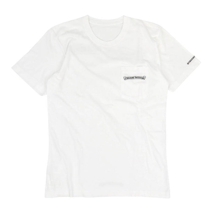 CHROME HEARTS 
CHプラス コットン 
スクロールラベル ロゴ プリント Tシャツ