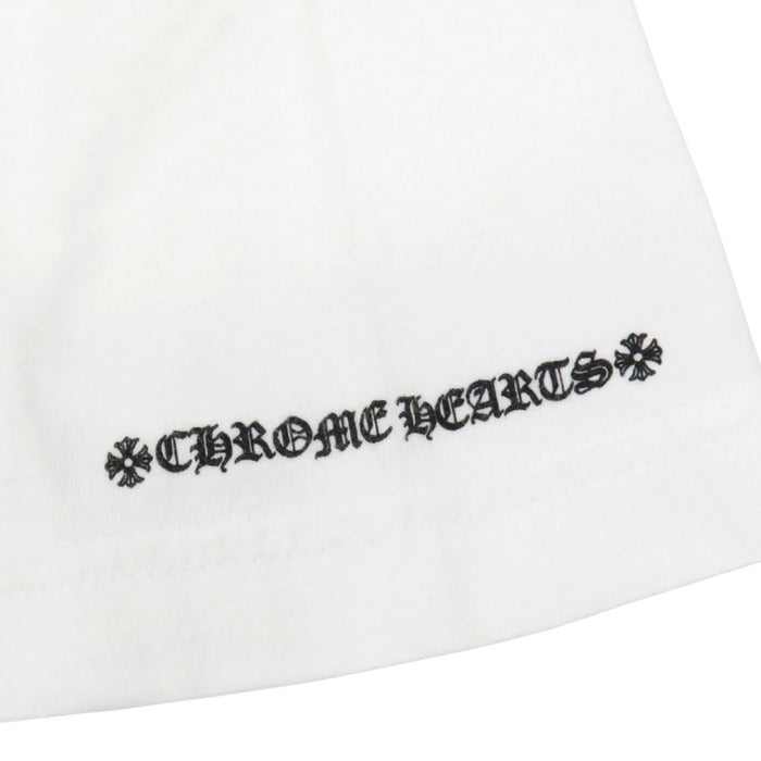 CHROME HEARTS 
CHプラス コットン 
スクロールラベル ロゴ プリント Tシャツ