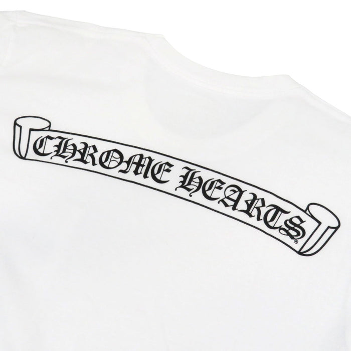 CHROME HEARTS 
CHプラス コットン 
スクロールラベル ロゴ プリント Tシャツ
