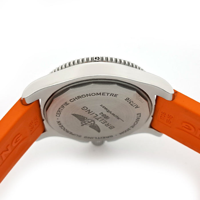 BREITLING 
Superocean 36 
With box and warranty card