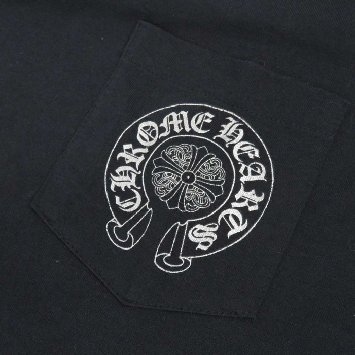 CHROME HEARTS 
OLD CEMETERY CROSS TEE Vintage Horseshoe Cotton 
Cemetery Cross Back Print T-shirt