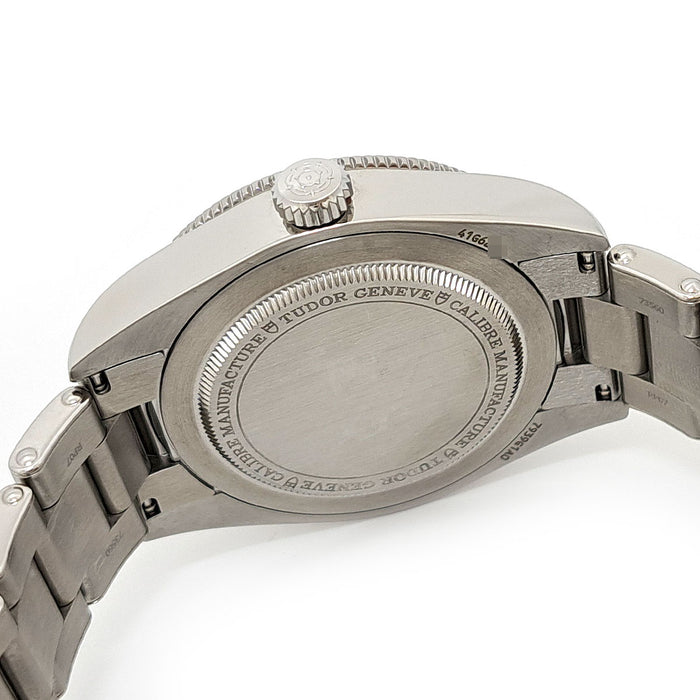 TUDOR
Black Bay 58
With box and warranty card