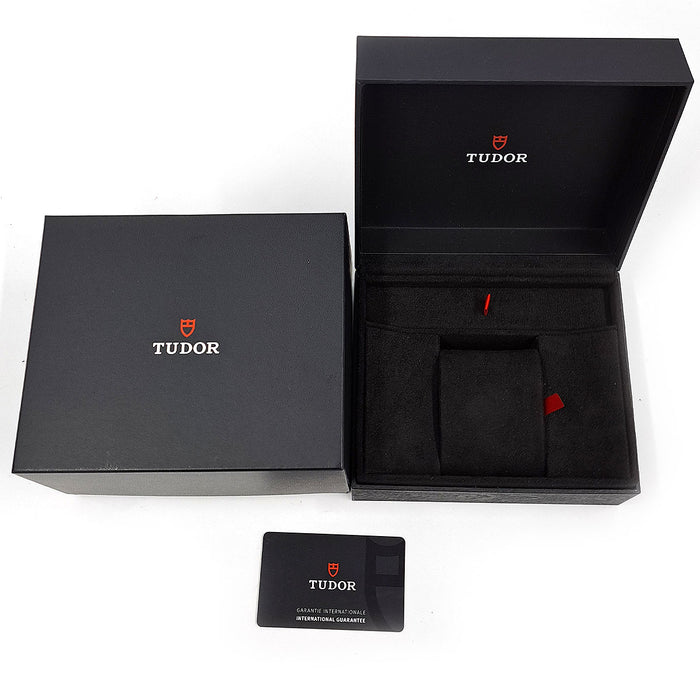 TUDOR
Black Bay 58
With box and warranty card