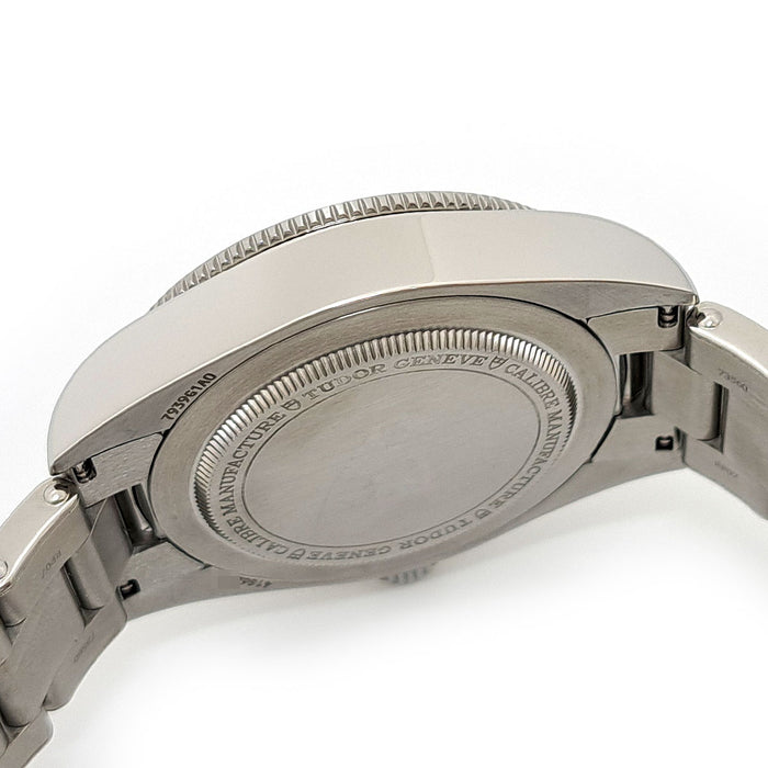 TUDOR
Black Bay 58
With box and warranty card