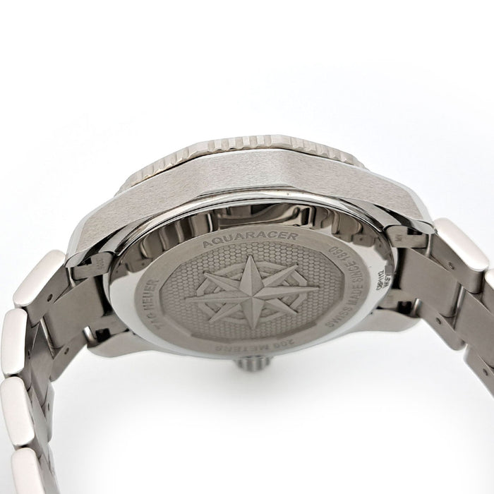 TAG HEUER 
Aquaracer Professional 200 
With box and warranty card