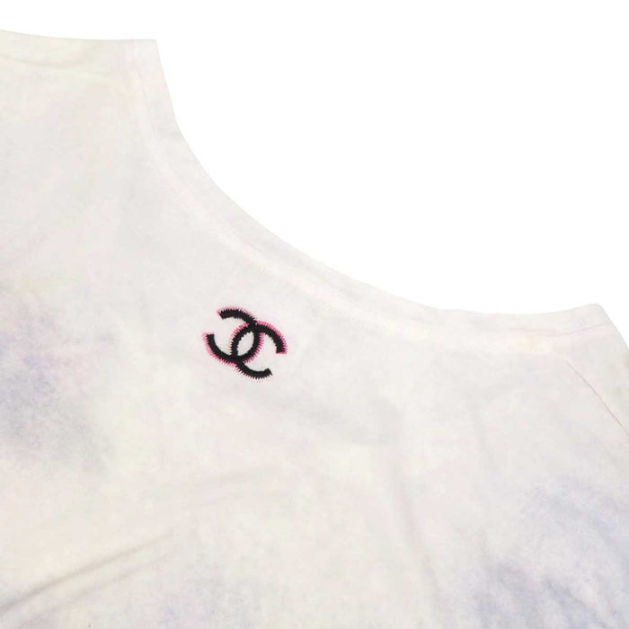 CHANEL
COCO CC logo embroidery cotton
Coco mark Coco Mademoiselle graphic print T-shirt