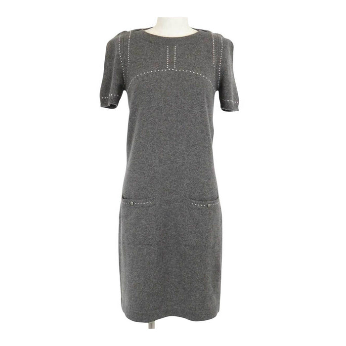 CHANEL
COCO Coco Button 09A
Coco Mark Cashmere Short Sleeve Knit Dress