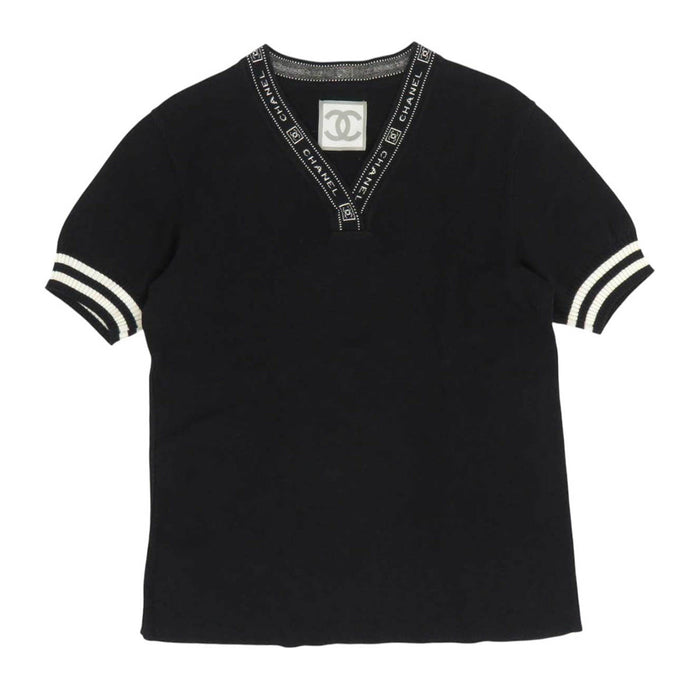 CHANEL 
COCO CC Logo V-Neck 
Coco Mark Short Sleeve Cotton Knit
