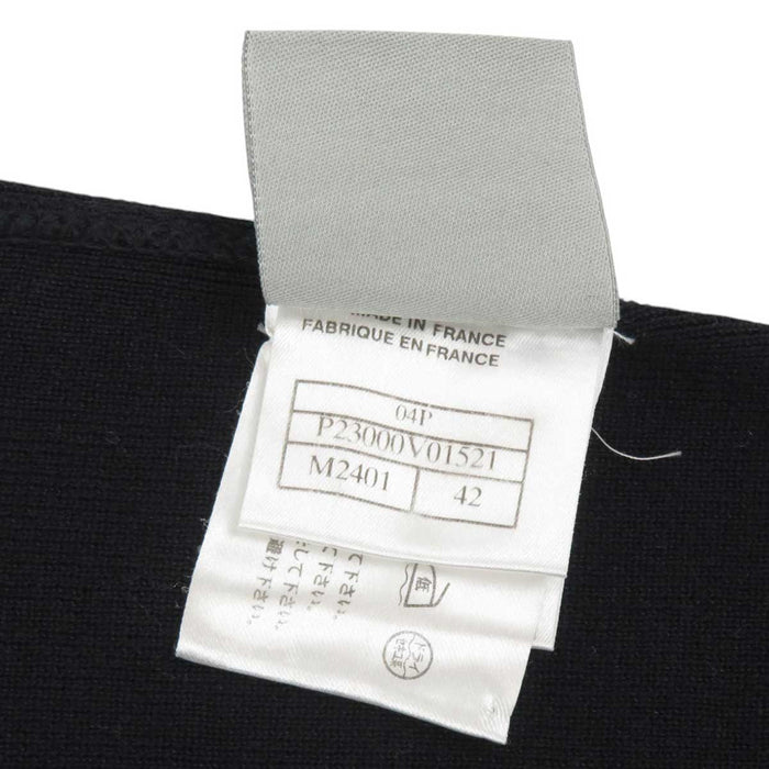 CHANEL 
COCO CC Logo V-Neck 
Coco Mark Short Sleeve Cotton Knit