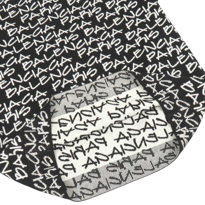 BALENCIAGA
All-over pattern wool
Logo knit