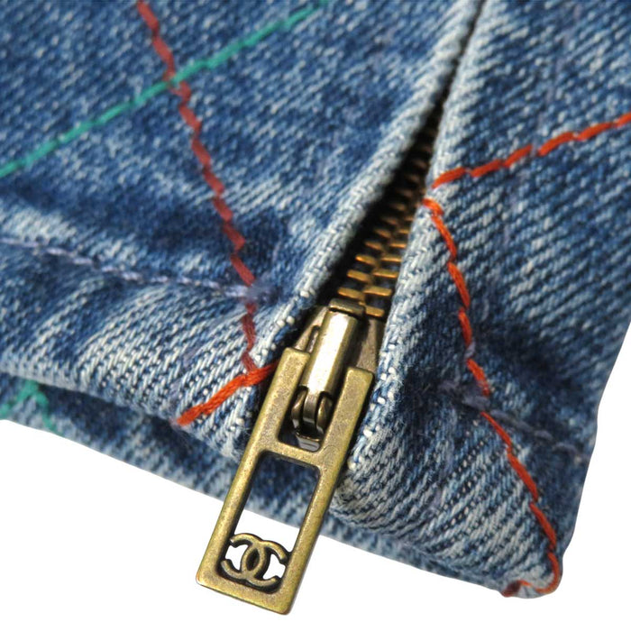 CHANEL 
COCO CC 裾ジップ コットン 
ココマーク マトラッセ ステッチ デニムパンツ