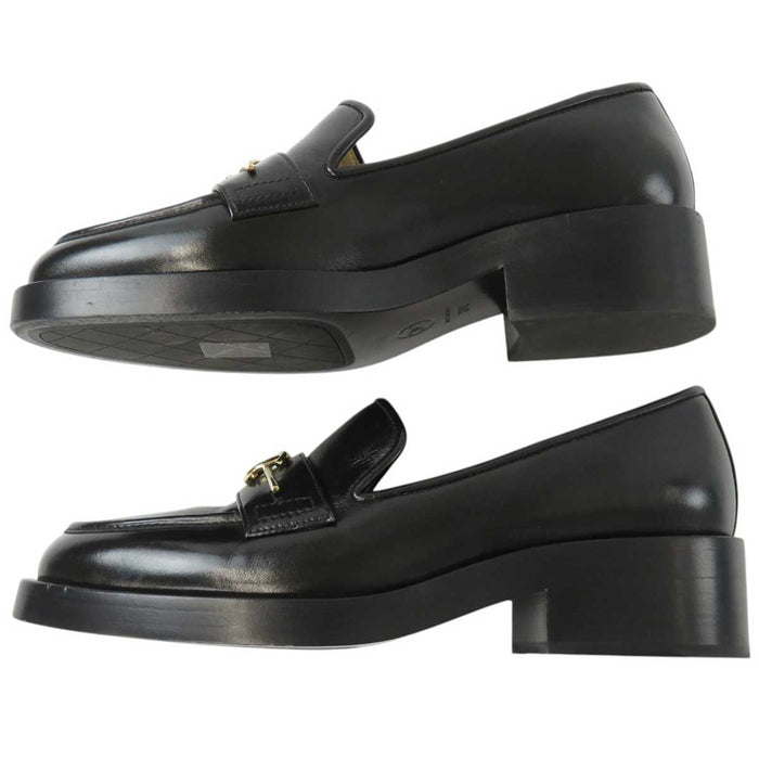 CHANEL
Logo COCO CC
Coco Mark Leather Loafers