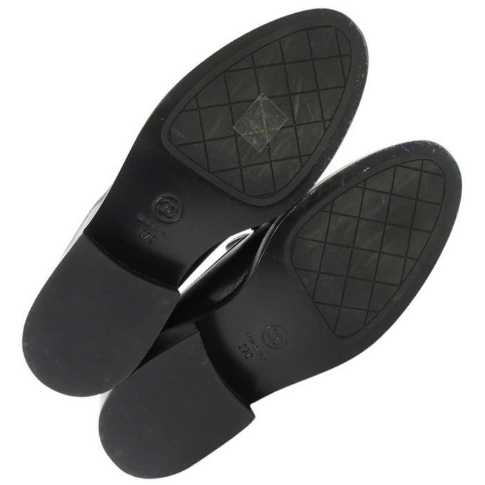 CHANEL
Logo COCO CC
Coco Mark Leather Loafers