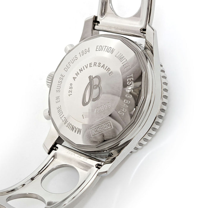 BREITLING
Navitimer
With box and warranty card